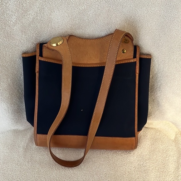 Dooney & Bourke Shoulder Sealed Bag - Picture 2 of 6